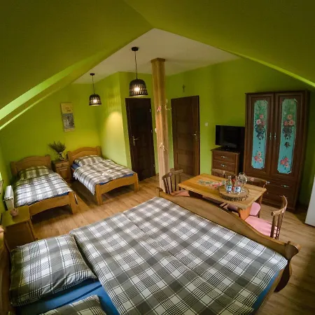 Проживание в семье Rozany Dworek