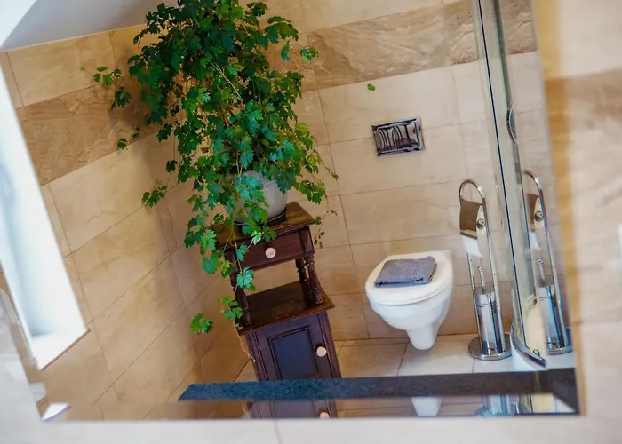 Rozany Dworek Homestay *